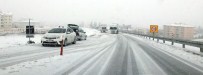 ÖĞRENCİ SERVİSİ - Aksaray'da Kar Yağışı Ulaşımı Etkiledi