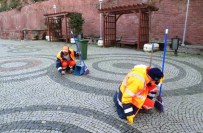 SİGARA İZMARİTİ - Belediyeden 'Sigara İzmaritlerini Yerlere Atmayın' Uyarısı