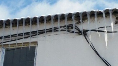 Çan'da Buz Sarkıtları Oluştu