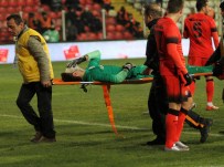 KAFA TRAVMASI - Cenk Gönen hastaneye kaldırıldı!