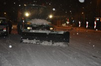 GAFFAR OKKAN - Kars Belediyesi'nin Karla Mücadelesi Aralıksız Devam Ediyor