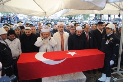 Şehit Polisi Amasya'da 10 Bin Kişi Uğurladı