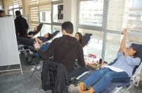TIP FAKÜLTESİ ÖĞRENCİSİ - Üniversite Öğrencileri Kan Bağışında Bulundu