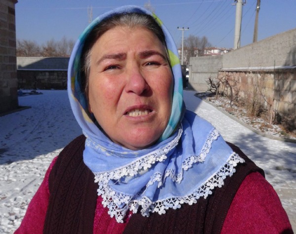 Önce karısını zehirleyip evini soydu sonra evli kiracısıyla kaçtı