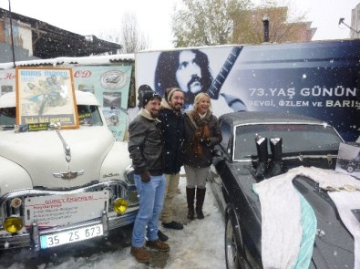 Barış Manço'ya 73. Yaş Gününde Klasik Otomobili Ve Özel Eşyalarıyla Anma