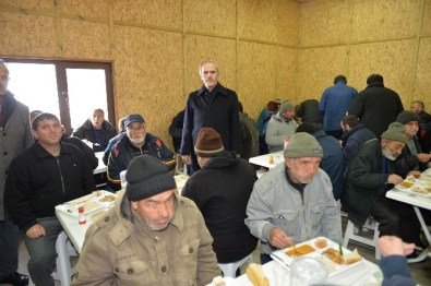 Başkan Altepe'den Kimsesizlere Moral