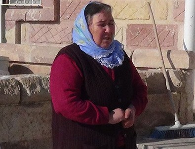 Önce karısını zehirleyip evini soydu sonra evli kiracısıyla kaçtı