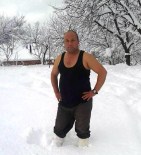 BOLAMAN - Yarı Çıplak Kar Keyfi