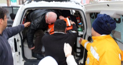 Yolu Kapalı Köyde Zehirlenen 5 Kişiye 10 Saatte Ulaşıldı