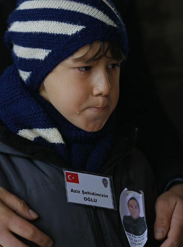 İzmir şehidini son yolculuğuna uğurladı