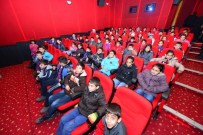 NESIM BABAHANOĞLU - 6 Bin Öğrenciye Sinemalı Karne Hediyesi