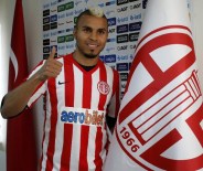 Antalyaspor'a Dnipro'dan Orta Saha