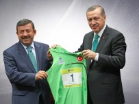 YÜCEL SEÇKINER - Atletizm Federasyonu'ndan Başkan Karabacak'a Ödül