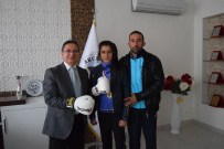 BOKSÖR - Başkan Kazgan'dan, Şampiyon Boksöre Altın Ödülü