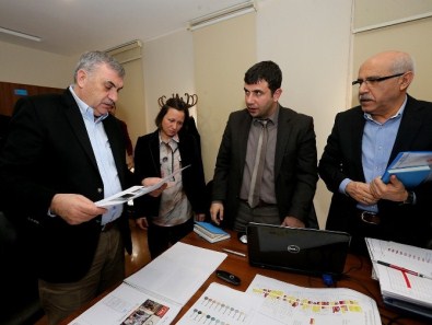 Başkan Toçoğlu Uzun Çarşı Yenileme Projesinde İhaleyi Alan Firma Yetkilleriyle Bir Araya Geldi