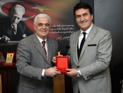 Dündar'dan İl Bank Müdürüne Ziyaret