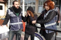 KOL SAATI - Hırsızlık Suçundan Aranan Genç Kız Yakalandı