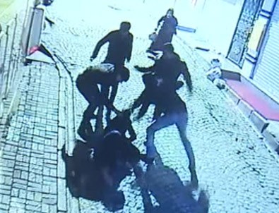 Laleli'de öldüresiye dayak kamerada