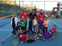 TENİS KULÜBÜ - Minik Tenisçilerin Başarısı