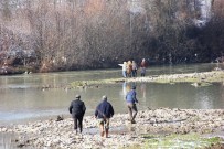 ÖRDEK AVI - Vurduğu Ördeğin Peşinden Giderken Irmakta Kayboldu