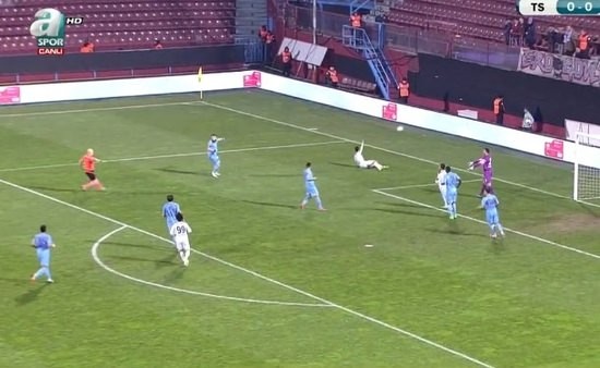 Önce penaltı sonra serbest vuruş