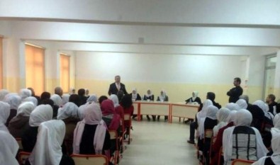 ' 7 Kişi 7 Ayda 7 Kitap Okuma' Etkinliği Gerçekleştirildi