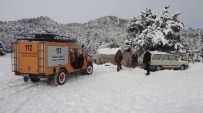 Burdur'da Karda Mahsur Kalan Çobanlara Yardım Haberi