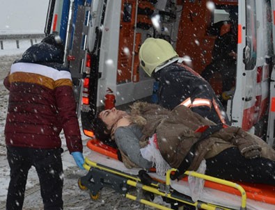 Elmadağ'da trafik kazası: 25 yaralı