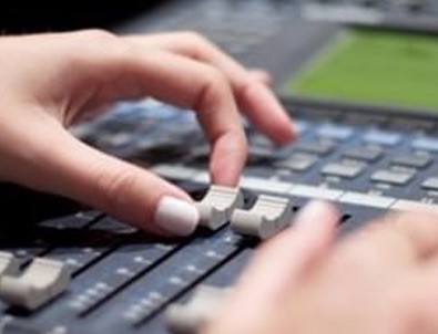 FETÖ'ye bir darbe daha! Radyosu kapatıldı