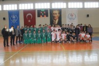 MUSTAFA KARADENİZ - Gençler Voleybol Müsabakaları Sona Erdi