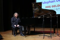 Piyanist Tuluyhan Uğurlu, Hoca Ahmet Yesevi İçin Çaldı