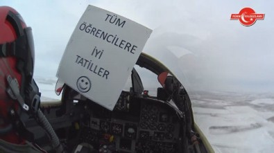 Türk Yıldızları'ndan Öğrencilere Sürpriz