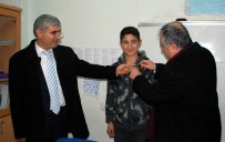 YUSUF YıLDıZ - Türkiye Birincisi Köy Okulundan Çıktı