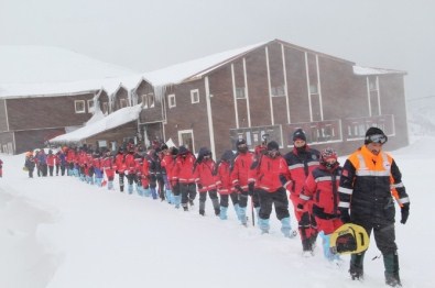 Yılın İlk UMKE Eğitim Kampı Zigana'da Yapıldı