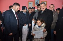 ABDULVAHAP ŞEREFHANLı - Başarılı Öğrencilere Kitap Ve Kıyafet Hediye Edildi