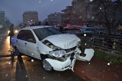 Bursa'da Kaza Açıklaması 2 Yaralı