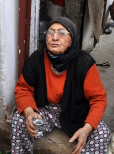 Evlerinin Yanışını Çaresizlik İçinde İzlediler