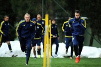 ROBİN VAN PERSİE - Fenerbahçe'ye Rvp'den İyi Haber