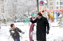 KARDAN ADAM - Kar, Keçiören'e Çok Yakıştı