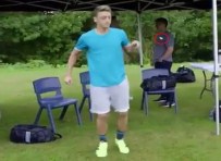 MESUT ÖZİL - Mesut Özil'den Bir Sakız Şov Daha!