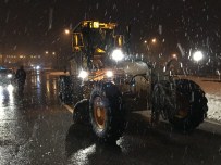 ÜNİVERSİTE KAMPÜSÜ - Büyükşehir Tüm Birimleriyle Karla Mücadele Ediyor