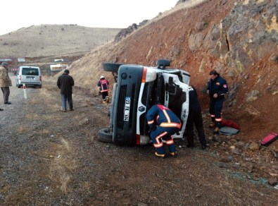 Elazığ'da Minibüs Devrildi Açıklaması 2 Yaralı