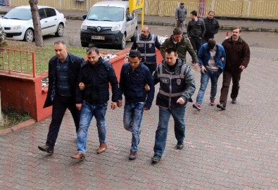 İstanbul'dan Hayvan Satın Almaya Geldi Gasp Edildi