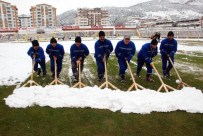 GÖZLEMCİ HEYETİ - Tokat Gaziosmanpaşa Stadyumu'nda Kar Temizliği