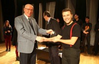 Odunpazarı'nda 'Gözlerimi Kaparım Vazifemi Yaparım' Oyunu Sahnede