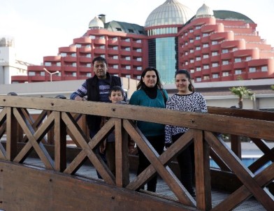 Okul Birincisi Gencin Ailesiyle 5 Yıldızlı Tatil Keyfi