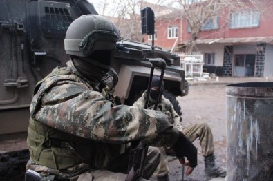 Sur'da Yasak 54'Üncü Gününde Devam Ediyor