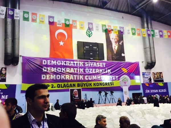 HDP'den Öcalan'lı kongre