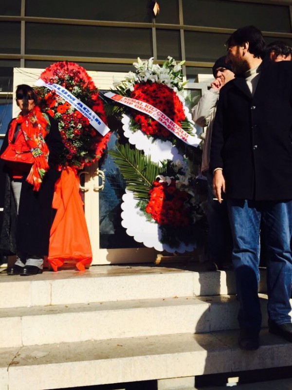 HDP kongresinde ölen PKK'lılar için saygı duruşu