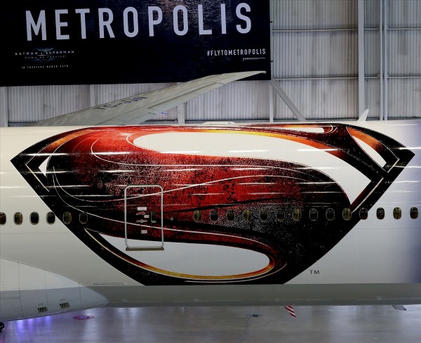 THY Batman ve Superman'a sponsor oldu